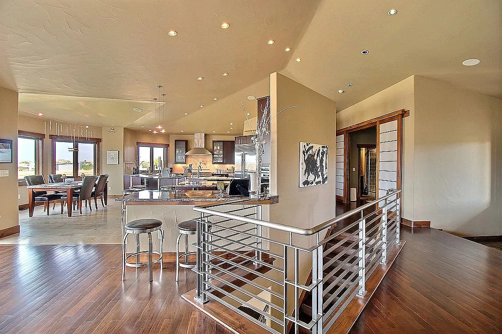 Luxury Entertaining Home photo 3